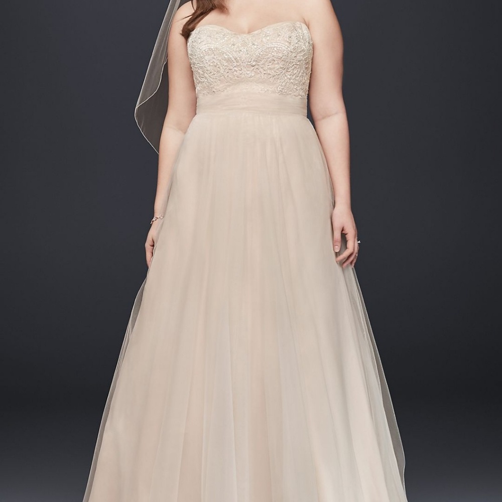 Wedding dress - Picture 2 of 2